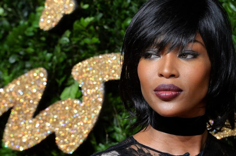 Naomi Campbell, omagiată printr-o expoziţie care îi este dedicată la V&A Museum din Londra